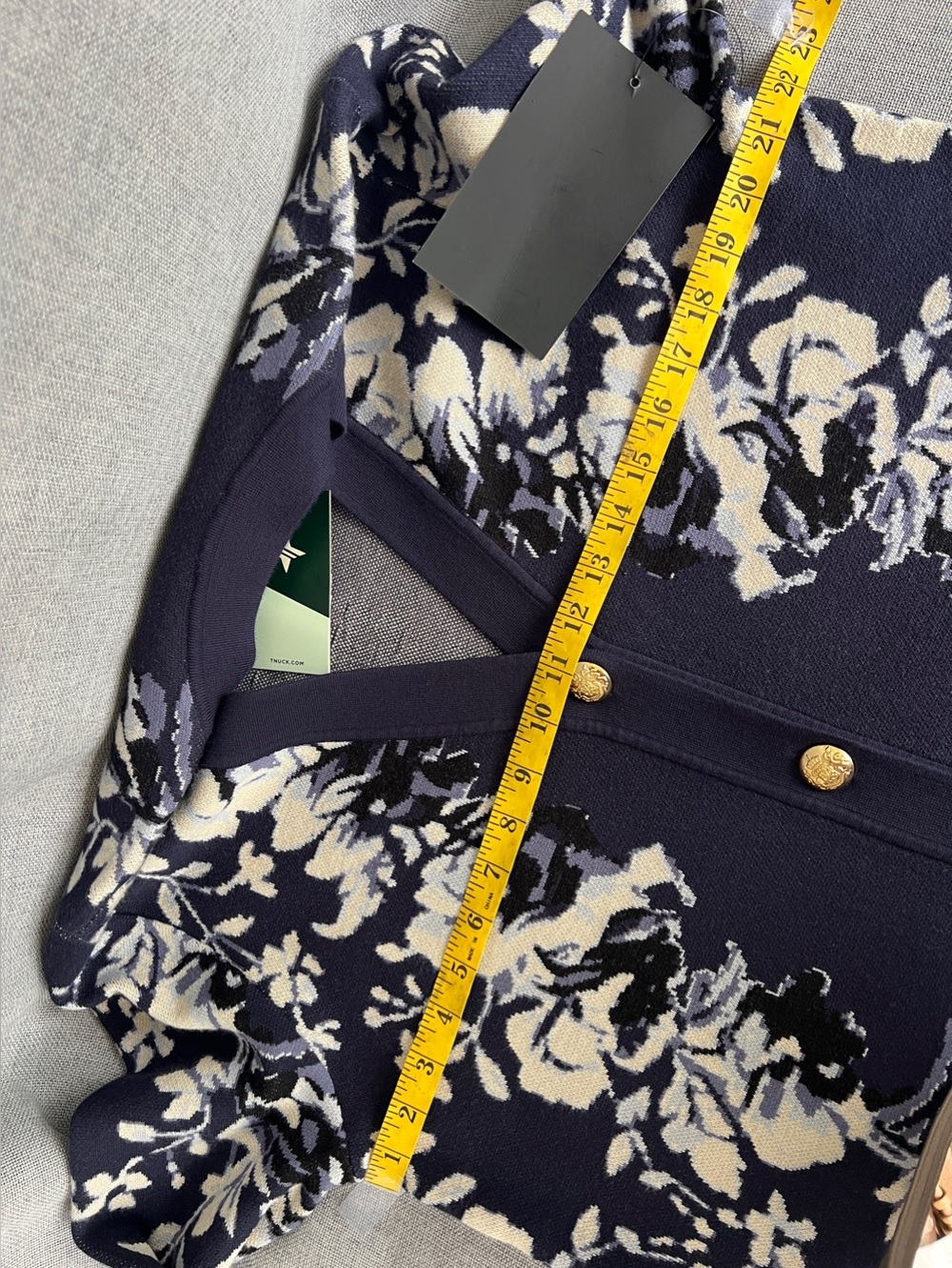 Tuckernuck Floral Horizon Knit Jacquard Cardigan floral navy cream size M - Picture 16 of 17